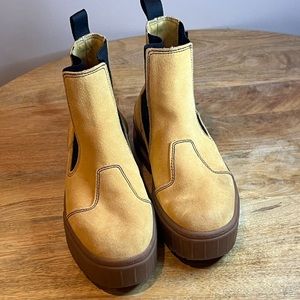 platform slip on Pumas